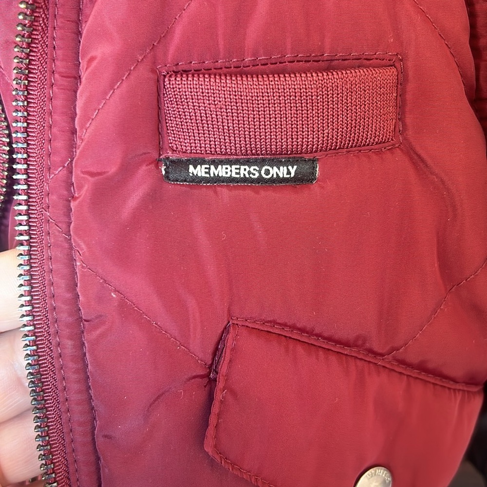 Members Only burgundy bomber jacket - Picture 4 of 8